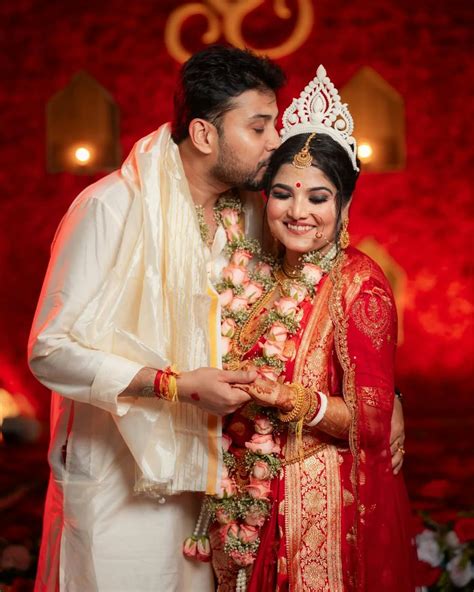 How To Choose Perfect Outfits For Your Bengali Wedding Photoshoot
