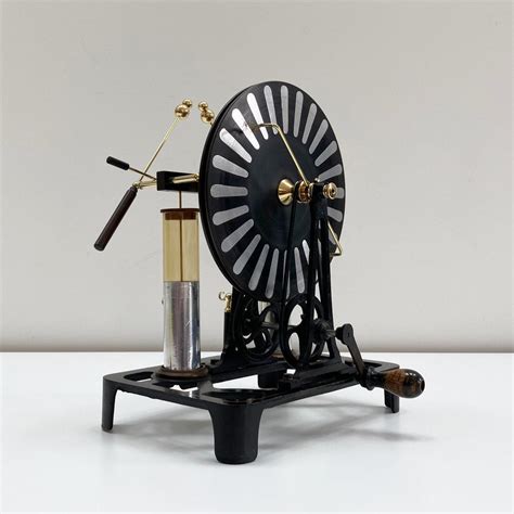 Wimshurst Machine 的图像结果