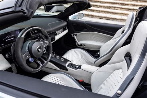 2024 Maserati MC20 Cielo review | CarExpert