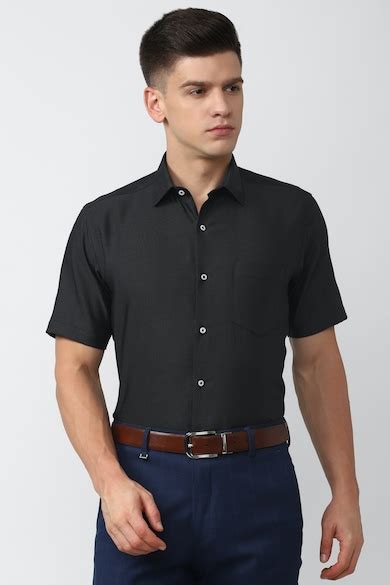 Buy Men Black Regular Fit Solid Half Sleeves Formal Shirt Online ...