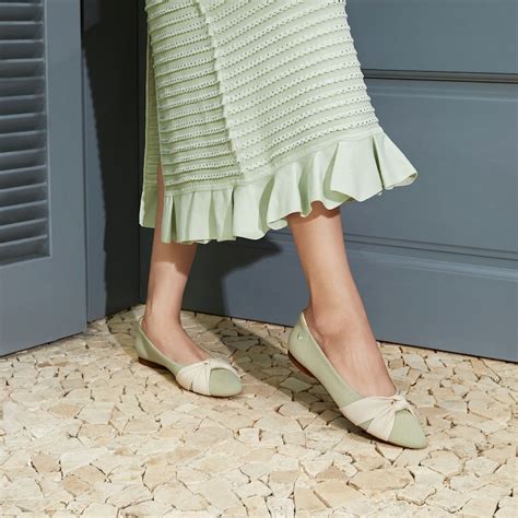 Almond-Toe Knotted Flats (Bibi), MATCHA CREAM IVORY, EU40 | VIVAIA