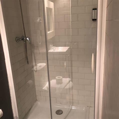 EXPRESS BY GAIAROOMS (Barcelona) - B&B Reviews, Photos, Rate Comparison ...