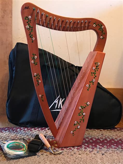 Rezultat imagine pentru Harp String Types