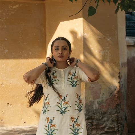 Saar - Hand Block Printed Mughal Butta Cotton Kurta - Length 41 Inches ...