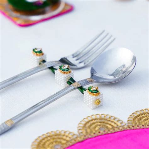 Pichwai-Inspired Cutlery Rest – Style De Tisch