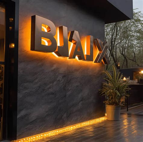 Backlit Building Signage 的图像结果