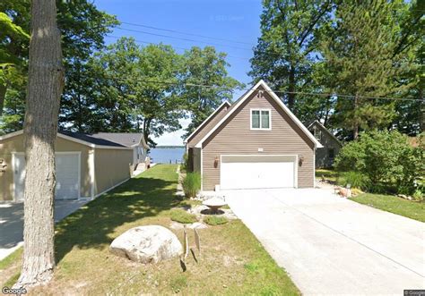6790 W Lakeview Dr, Lake City, MI 49651 | Homes.com