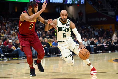 Giannis Antetokounmpo: Milwaukee Bucks vs Cleveland Cavaliers ...