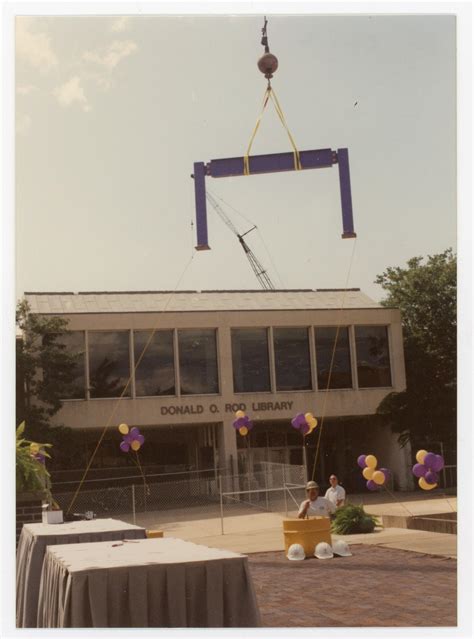 Library facilities and service at UNI, 1876-2004 | Special Collections and University Archives