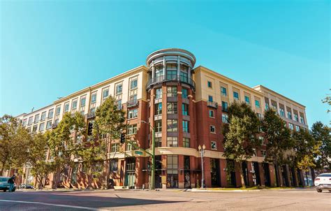 Broadway Grand – Reliable Internet in Oakland