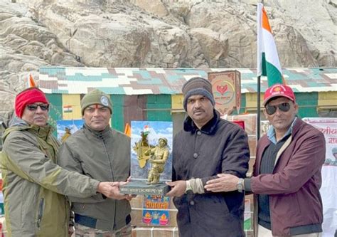 Diwali Warmth For Soldiers: Maharashtra Students Send Sweets & Cards To ...