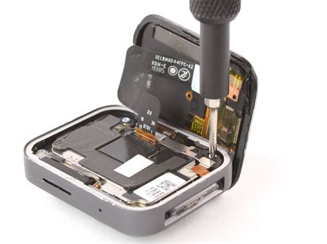 Guardate com'è fatto Xiaomi Mi Watch internamente nel teardown di iFixit