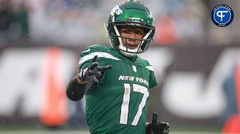 Garrett Wilson Week 17 Start/Sit: Fantasy Outlook for Jets WR vs. the ...