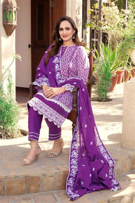 Gul Ahmed Summer 2022 · Tribute Collection – 3PC Lawn Suit With Embroi ...