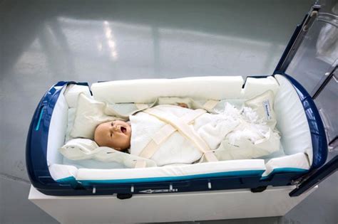 This F1 Team Uses Racing Car Technology To Keep Newborns Safe In Ambulances