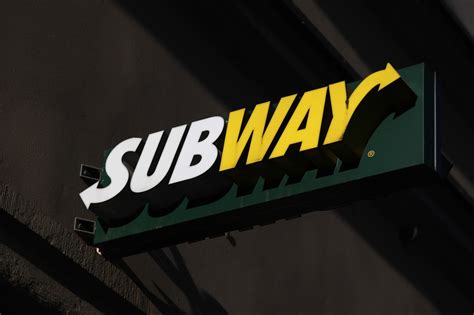 "Eso es simplemente incorrecto": Critican a un local de Subway por ...