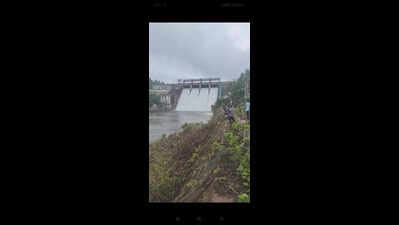 Bhadra dam nears full capacity, surplus water released | Mysuru News ...
