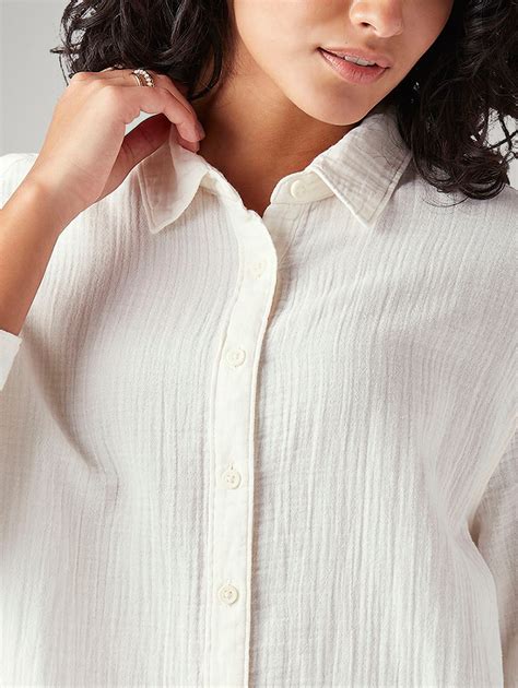 Women's Textured Regular Fit Shirt – Levis India Store