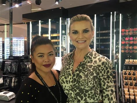 How to Apply Mac Makeup 的图像结果