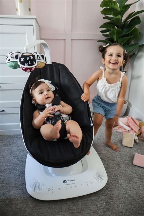 mamaRoo® 5 multi-motion baby swing