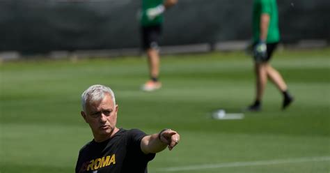 Tirana lista para la final de la Europa Conference League – Metro World ...
