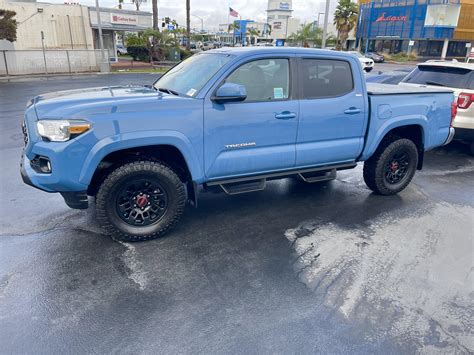 2019 Calvary blue Tacoma. #girlswithtrucks 💙 : r/Toyota