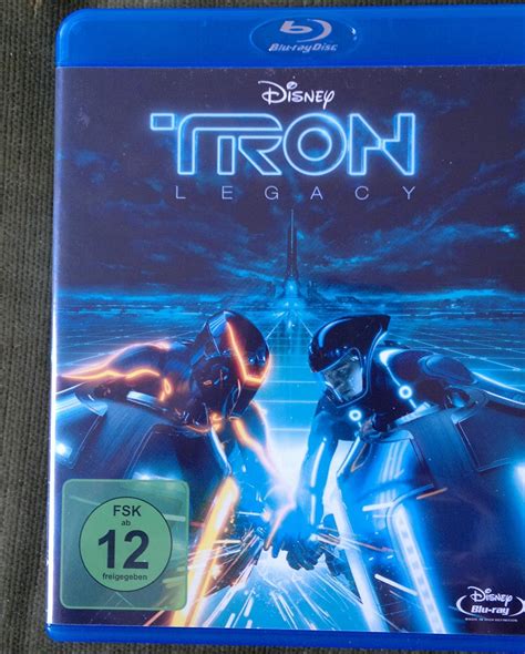 TRON Legacy [Blu-ray]: Amazon.in: Garrett Hedlund, James Frain, Jeff ...