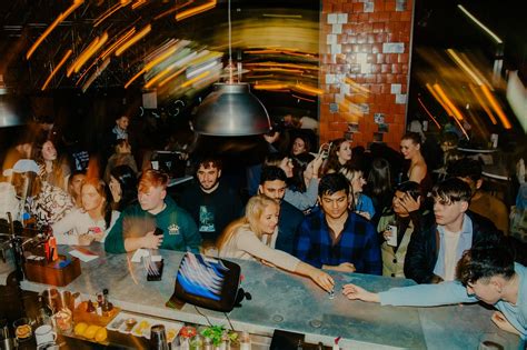 Stock Market Bars in London Show the Gamification of Drinking - The New ...