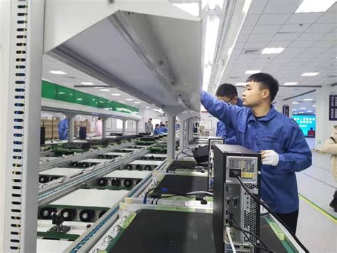 今天上午，金华制造的首台同方计算机下线浙江在线金华频道