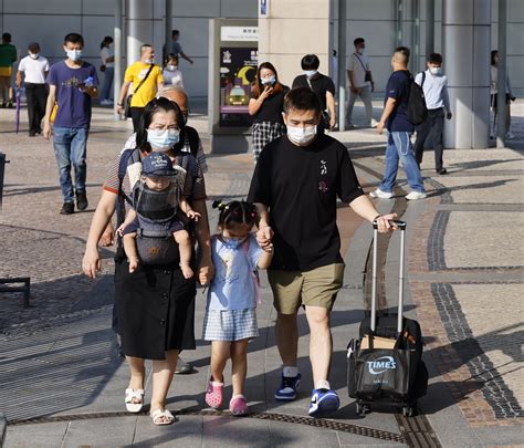 Visitor arrivals just 606,841 in April | Macao News