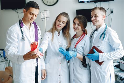 Más allá de la educación: ¿cómo los hospitales universitarios elevan ...