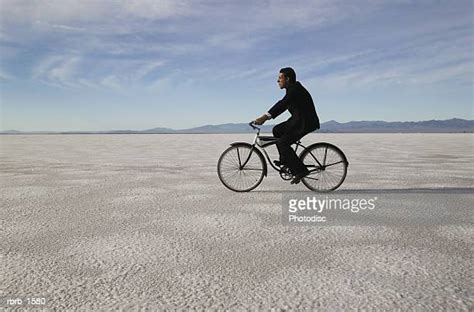 Business Man Suit Amor Wasteland 的图像结果