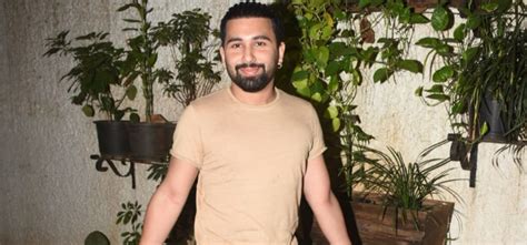 Janhvi Kapoor’s BFF Orry Awatramani Attends Mili Screening, Netizens ...
