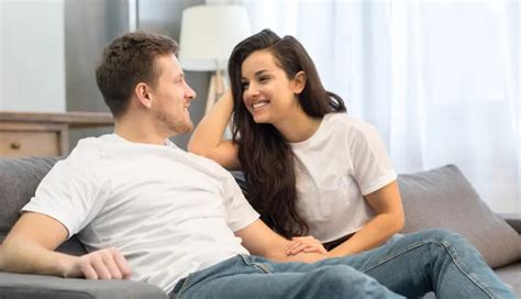 11 Ways to Solve a Lack of Communication in a Relationship - lifeberrys.com
