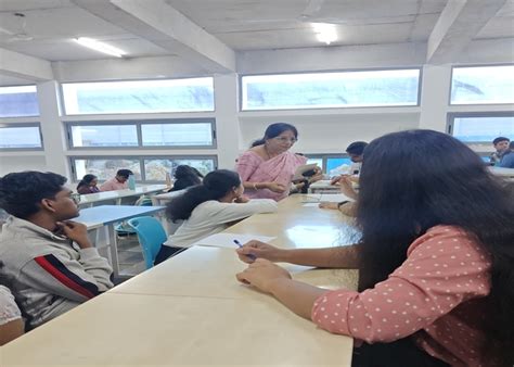 Mindware Session Empowers Students with Modern Professional Skills