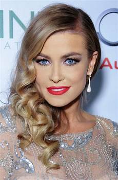 Side Curls Hairstyles by 22 Popular Side Part Hairstyles For Classic Look Side Curls Hairstyles
