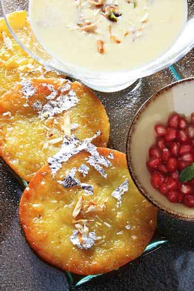 Eat treat: A peek into Indore’s legendary Sarafa Bazaar | Condé Nast ...