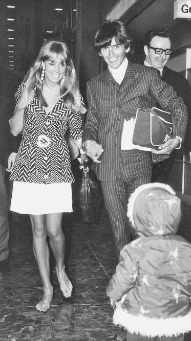 The Beatles : Photo history. | George harrison, Beatles girl, Pattie boyd