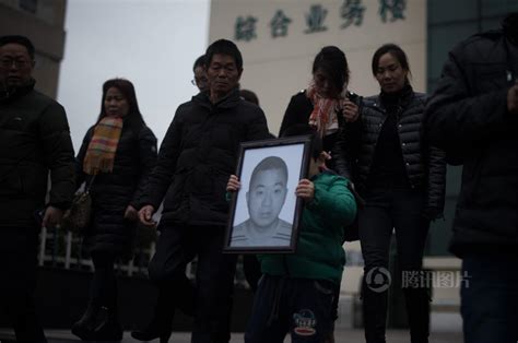 上海踩踏事故年龄最大遇难者举行葬礼[3]- 中国日报网