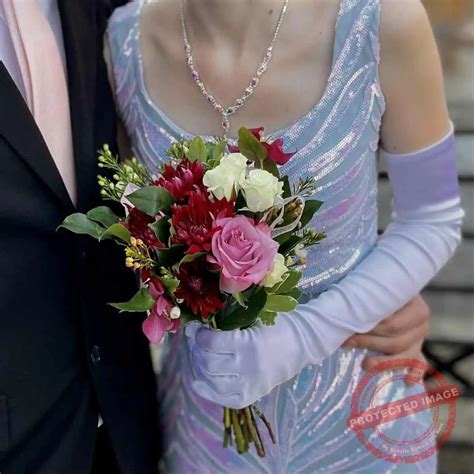 Prom Flowers | Corsages & Boutonniers Battle Creek MI