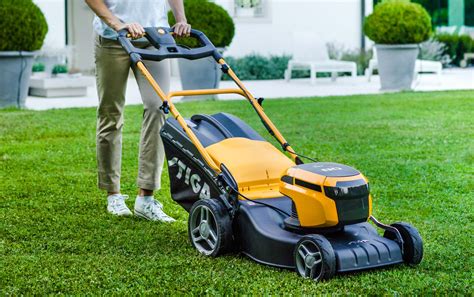 Rasaerba Stiga Combi 48 S AE con batterie al litio  