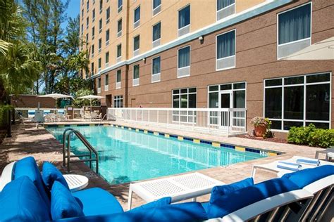 HAMPTON INN HALLANDALE BEACH AVENTURA - Hotel Reviews, Photos, Rate ...