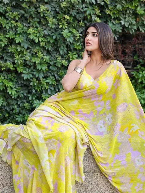 Sreeleela impresses with classic elegance in traditional outfits ...