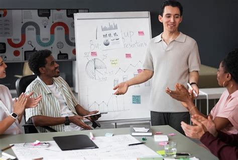 Premium Photo | Colleagues working at the office