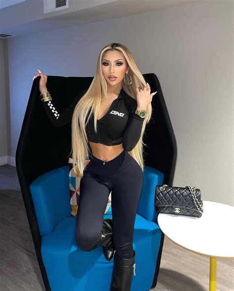 Elena Genevinne – Most Beautiful Trans Women Sweatshirt Crop Top - TG Beauty