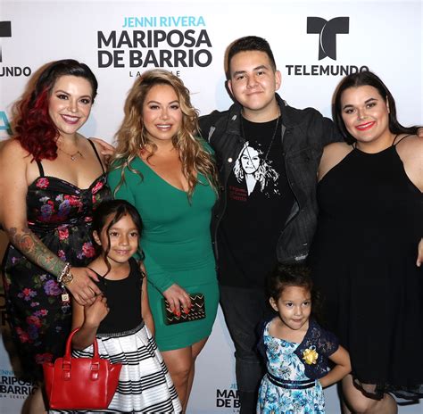 Cast Mariposa De Barrio