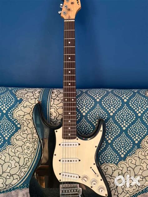 Aria electric guitar with bag - Musical Instruments - 1820824811