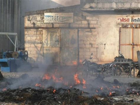 Plastic reprocessors in Dhoraji violate industrialists' rules, burning ...