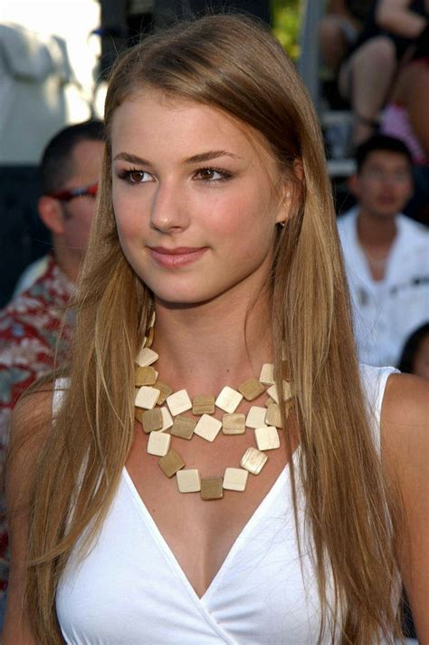 Emily VanCamp | Emily vancamp, Celebrities