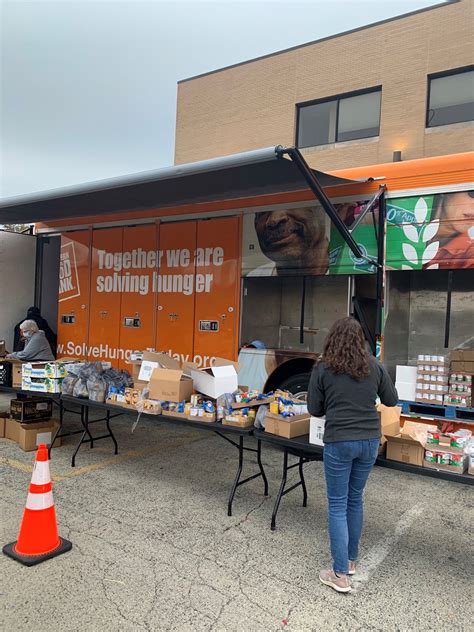 Joliet VA Clinic Partners with Northern Illinois Food Bank to Host ...